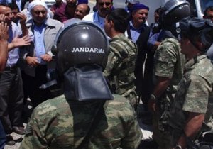 xurfada-elektrik-kesintisi-protestosu.jpg.pagespeed.ic.iv6XnpvSJq