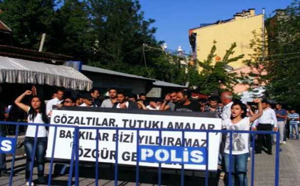 ozgur gelecek aciklama manset